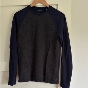 Perry Ellis Men’s Long Sleeved T-shirt Small
